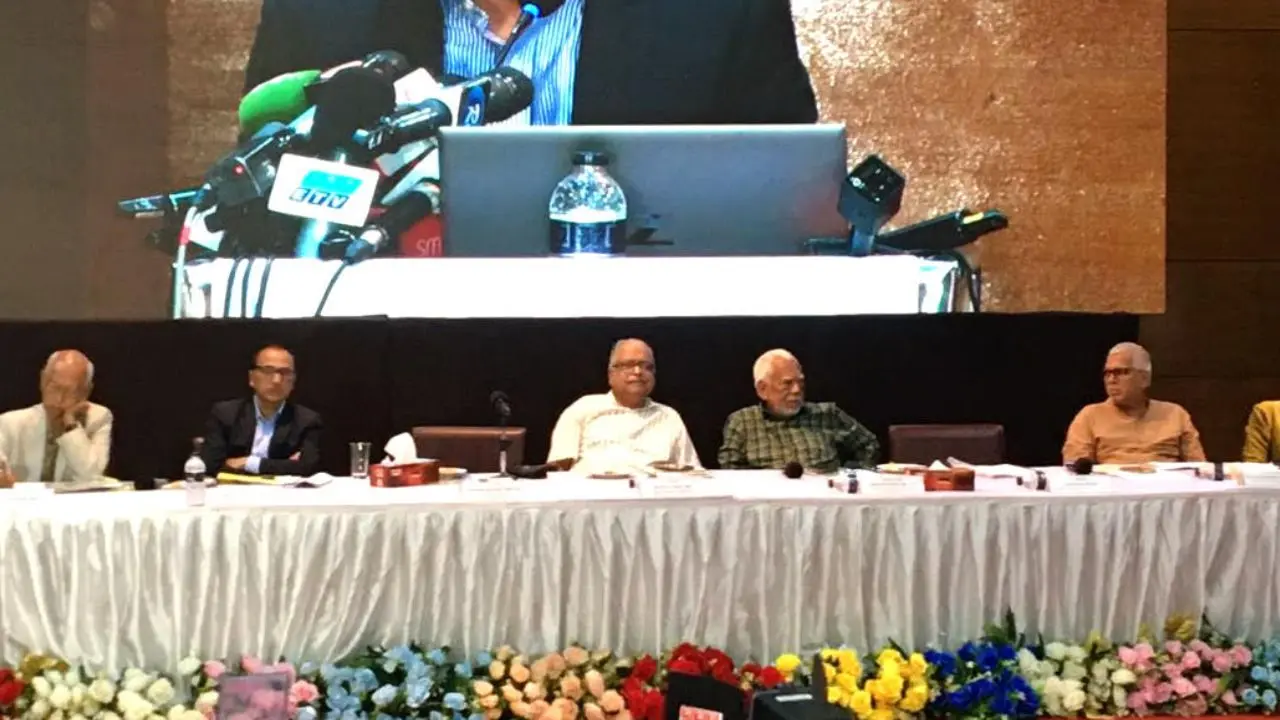 ‘লুটপাটের অর্থনীতি থেকে রূপান্তর না হলে সফল হওয়া সম্ভব নয়’