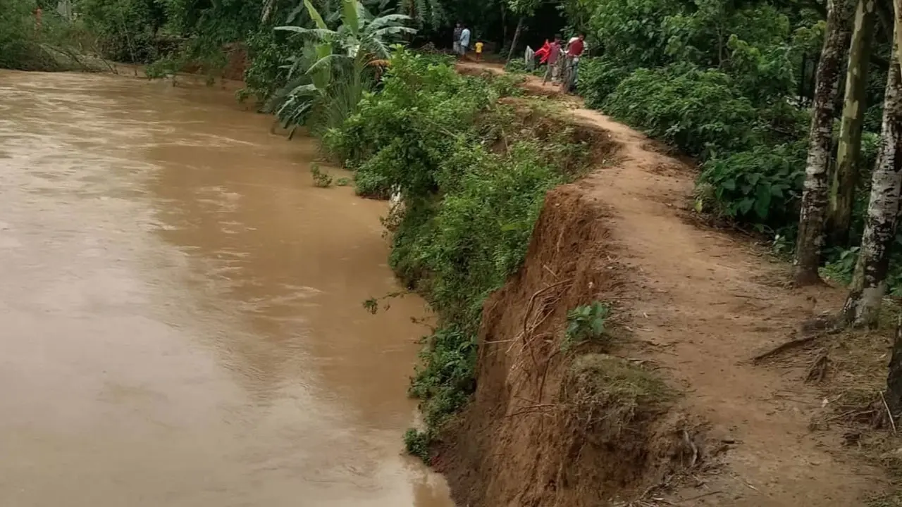 টানা বৃষ্টি ও পাহাড়ি ঢলে শেরপুরে নদীর পানি বৃদ্ধি, বন্যার শঙ্কা