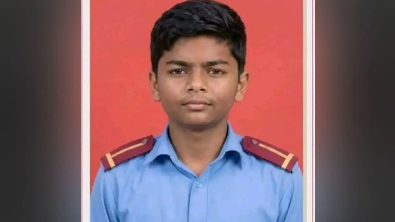 মোবাইল চুরির অপবাদে ছাত্রাবাসে মেহেদীকে পিটিয়ে হত্যা, অভিযোগ পরিবারের