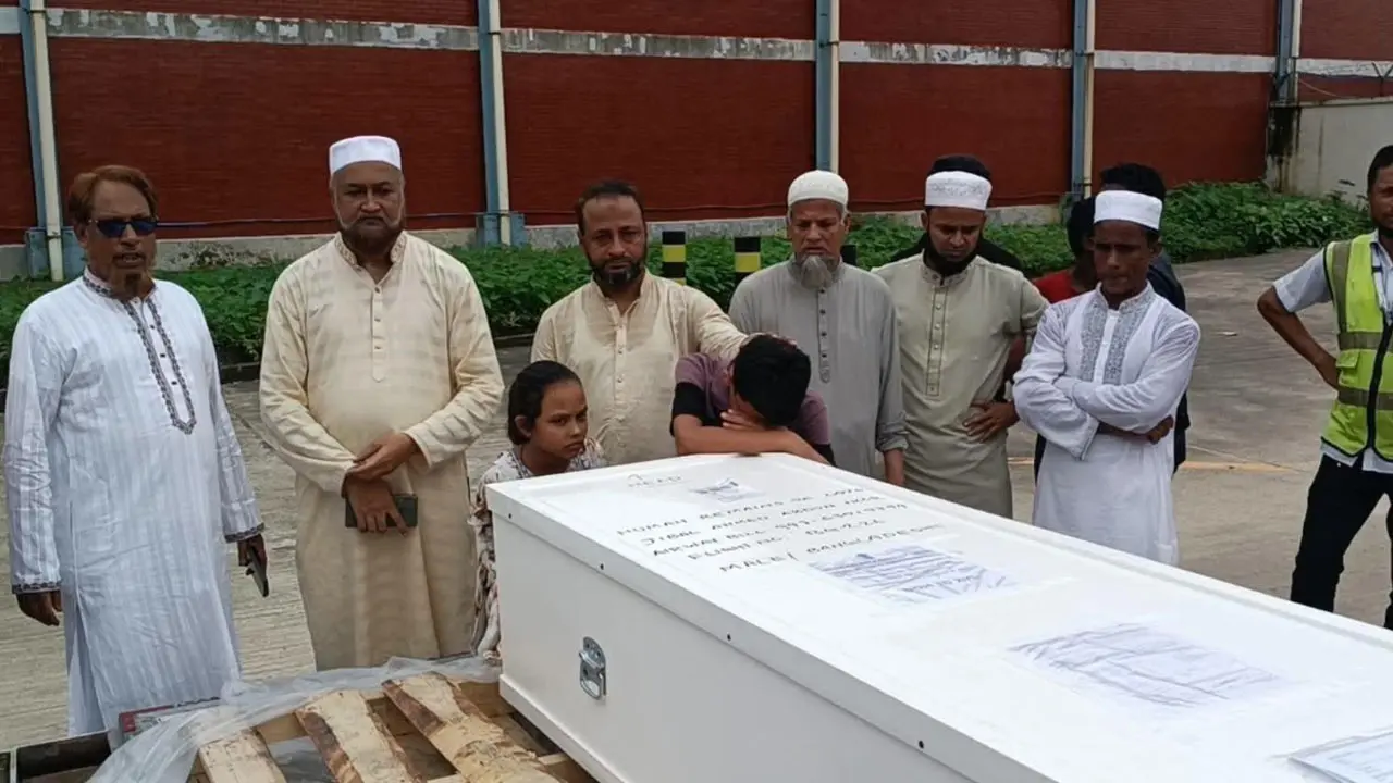 কাতারে সড়ক দুর্ঘটনায় নিহত ৫ বাংলাদেশির মরদেহ স্বজনদের কাছে হস্তান্তর