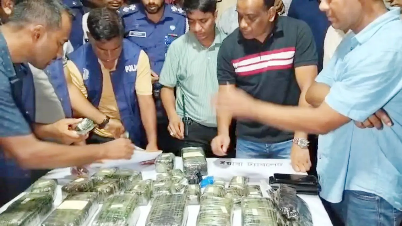 চট্টগ্রামে প্রাইভেট কারের গ্যাস সিলিন্ডারে মিলল সাড়ে ৩ কোটি টাকার ইয়াবা
