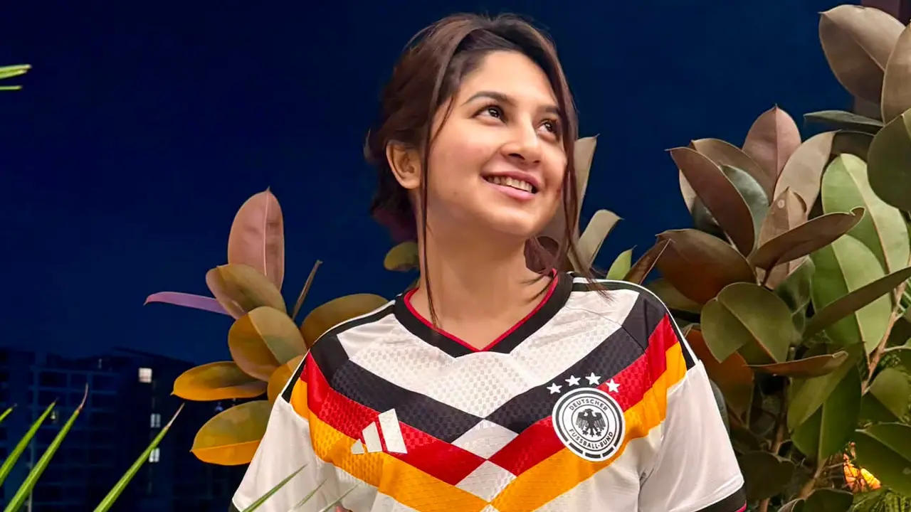 তবুও জার্মানিকে সমর্থন করবেন স্পর্শিয়া