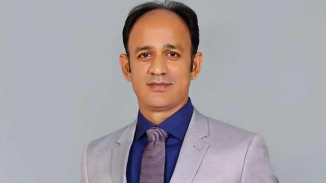 দুই মামলায় ব্যারিস্টার সুমনের জামিন স্থগিত