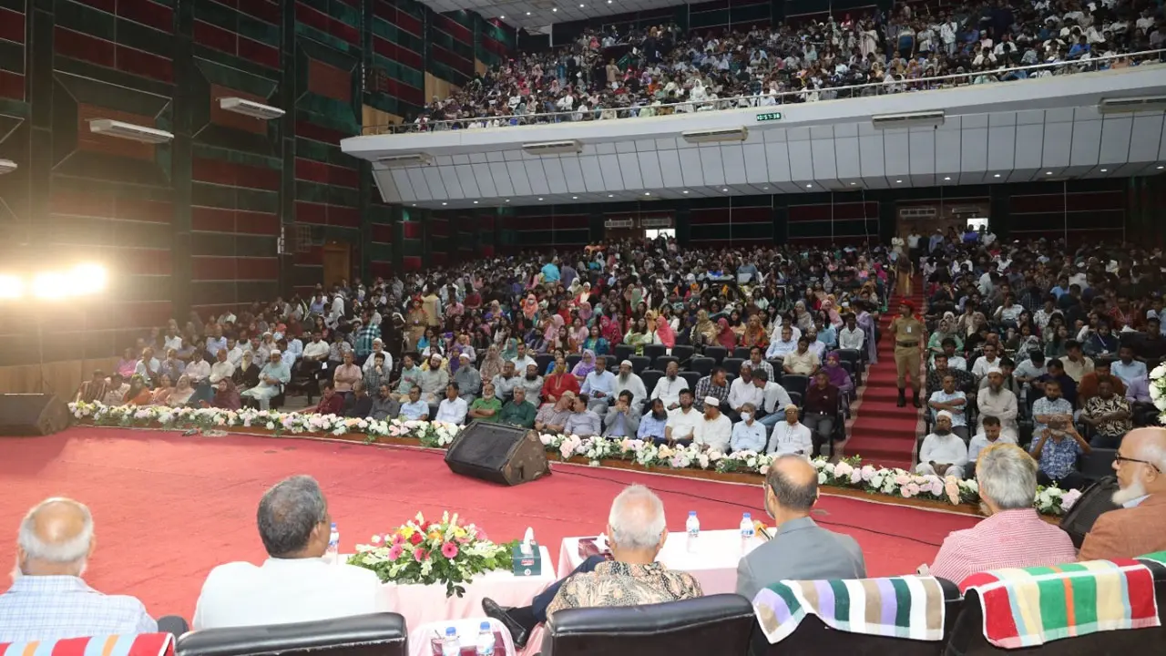 নবীন শিক্ষার্থীদের বরণ করে নিল শাহজালাল বিশ্ববিদ্যালয়
