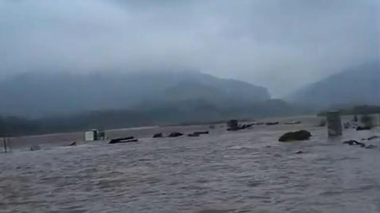 উজানের ঢলে তলিয়ে গেছে সাদাপাথর, বন্ধ পর্যটনকেন্দ্র