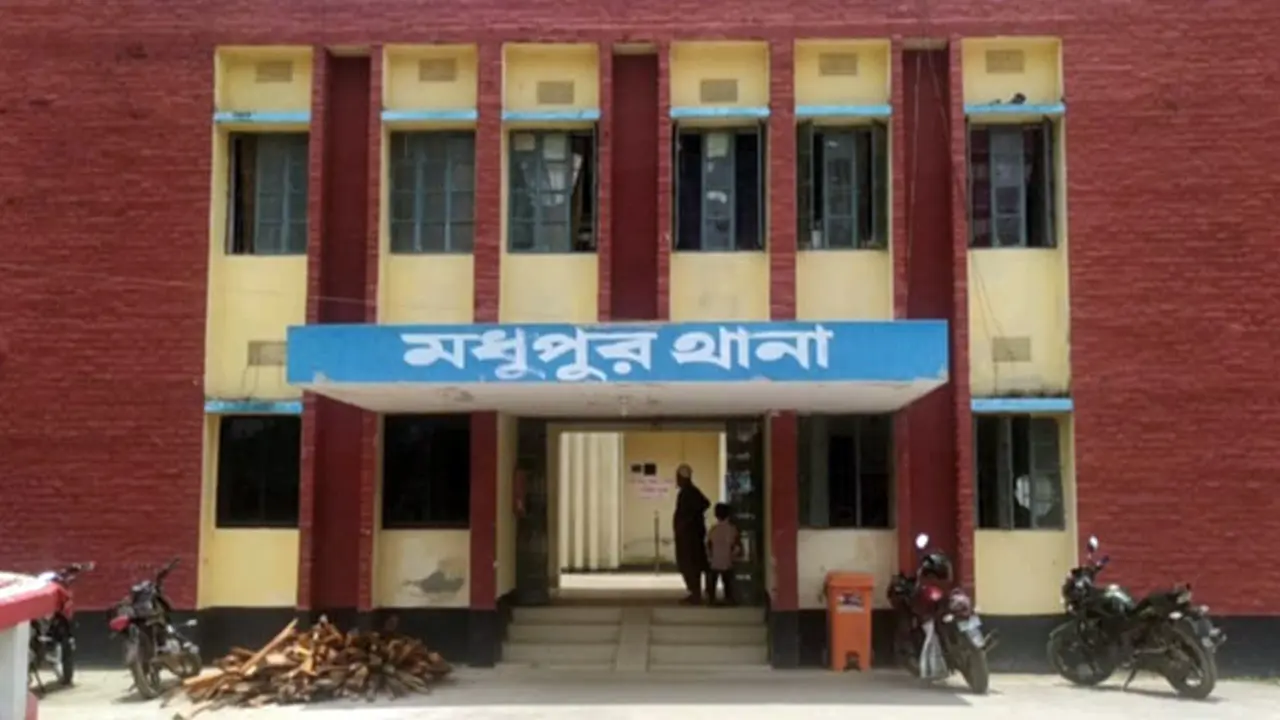 পরিত্যক্ত গর্তে পড়া ছাগল উদ্ধারে গিয়ে একই পরিবারের ৪ জন নিহত