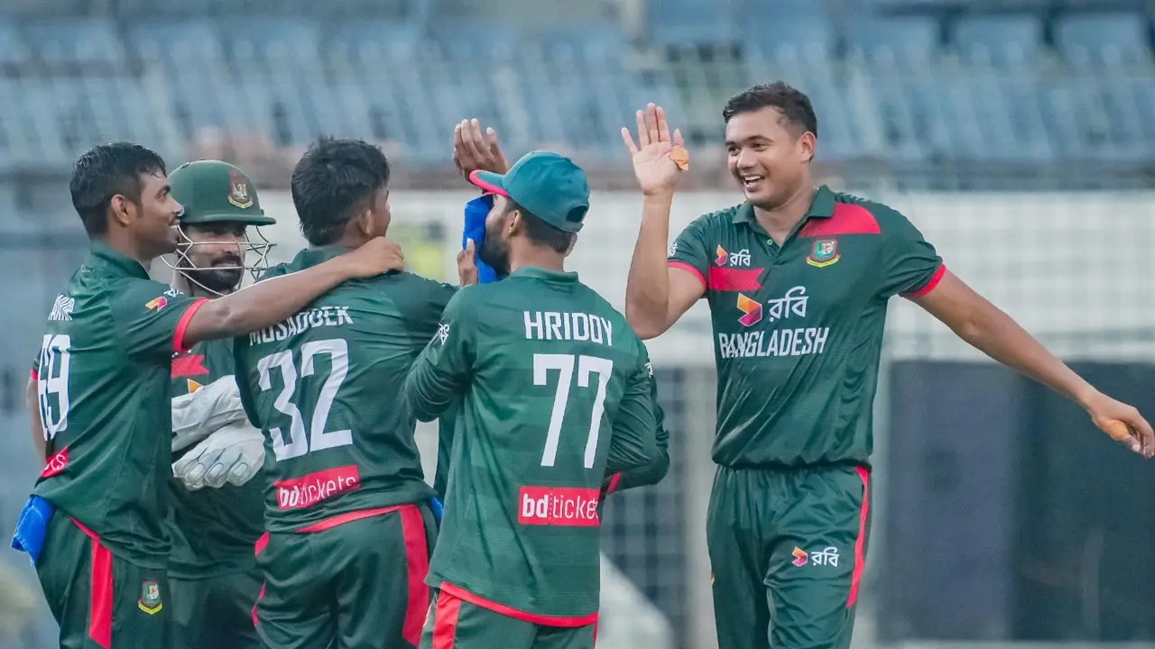 ০ রানেই ৩ উইকেট নেই অস্ট্রেলিয়ার