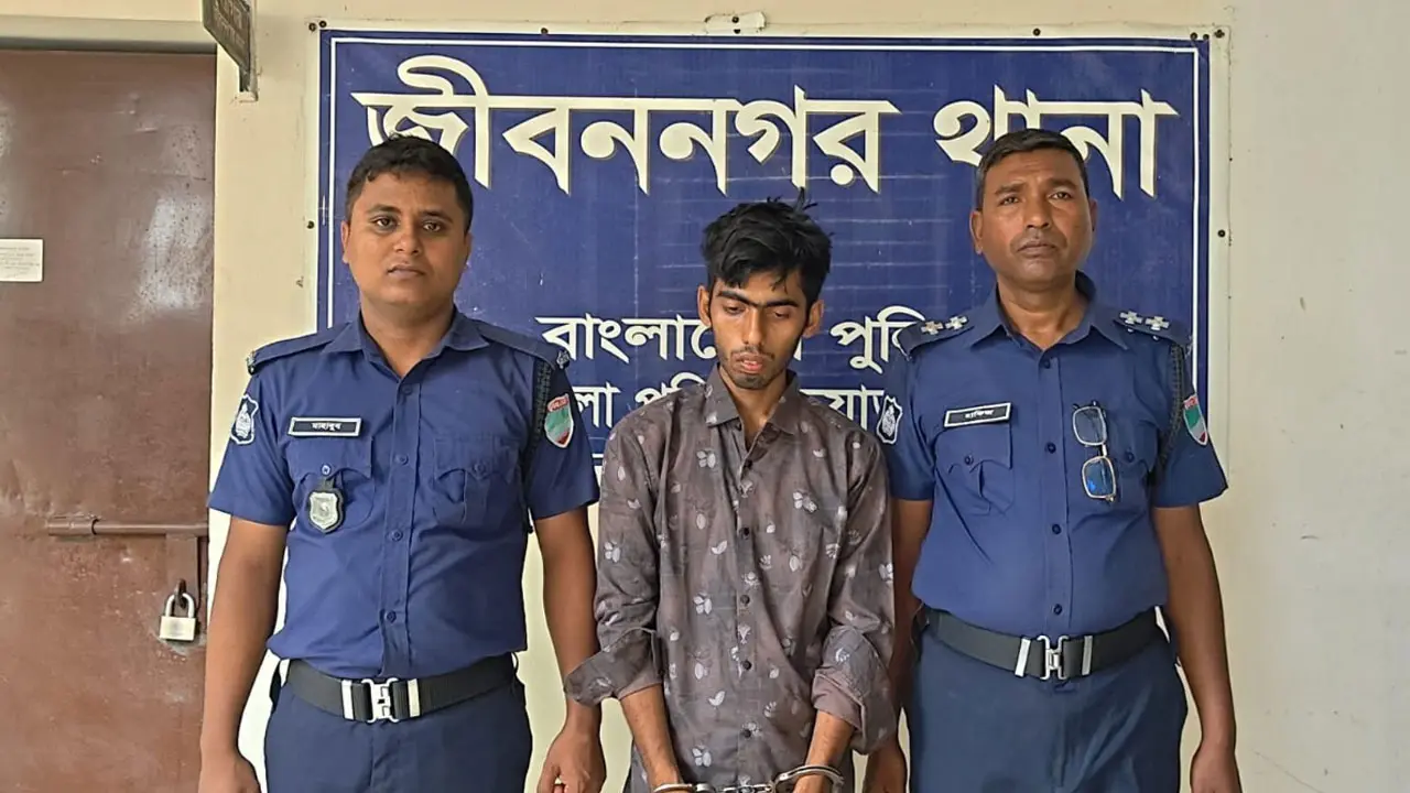 চুয়াডাঙ্গায় শ্বশুরবাড়িতে ঘুমন্ত স্ত্রীকে কুপিয়ে জখম, স্বামী আটক