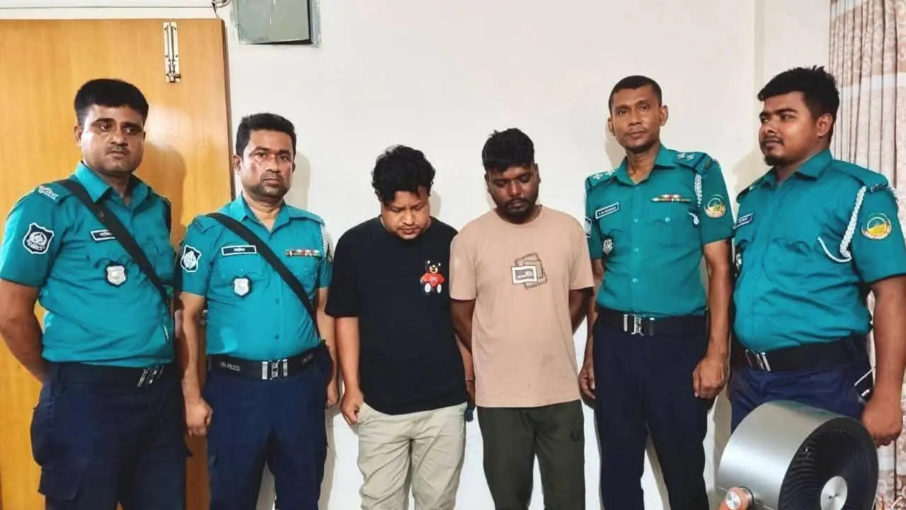 ফ্ল্যাট থেকে বিপুল পরিমাণ ইয়াবা ও নগদ টাকা উদ্ধার, গ্রেপ্তার ২
