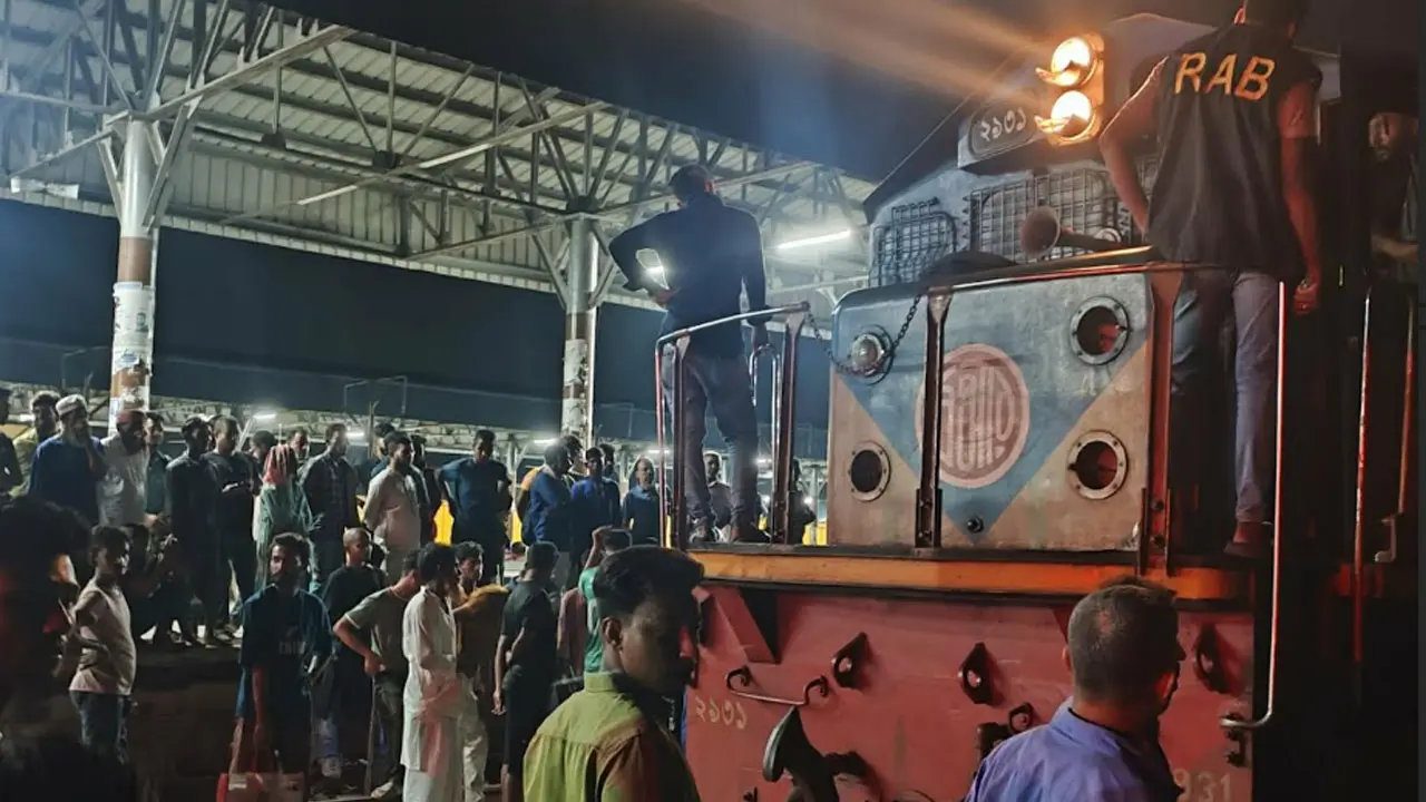 ব্রাহ্মণবাড়িয়ায় ট্রেনের ইঞ্জিনে বস্তাভর্তি গাঁজা, ট্রেনচালক আটক