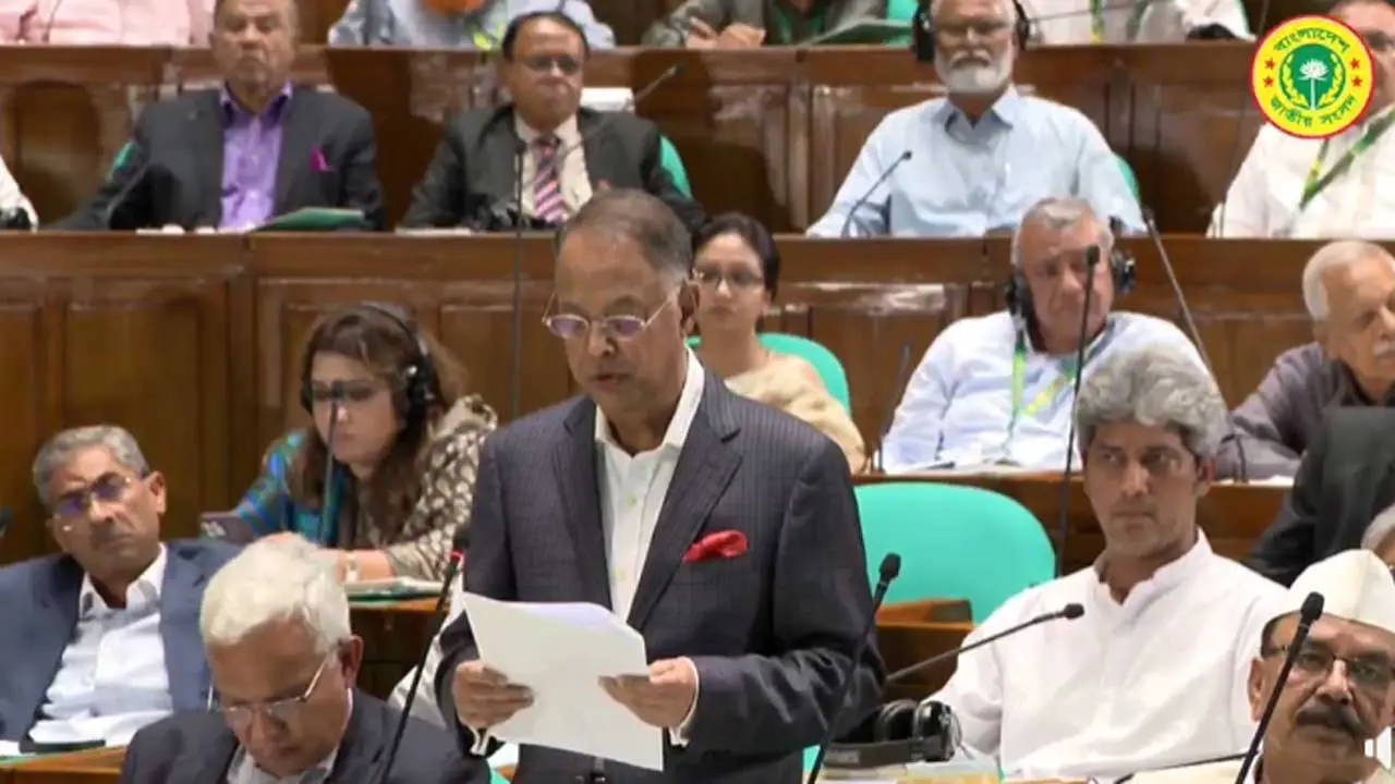 ২০৩০ সালের মধ্যে ১০ হাজার মেগাওয়াট সৌর বিদ্যুৎ উৎপাদনের ঘোষণা