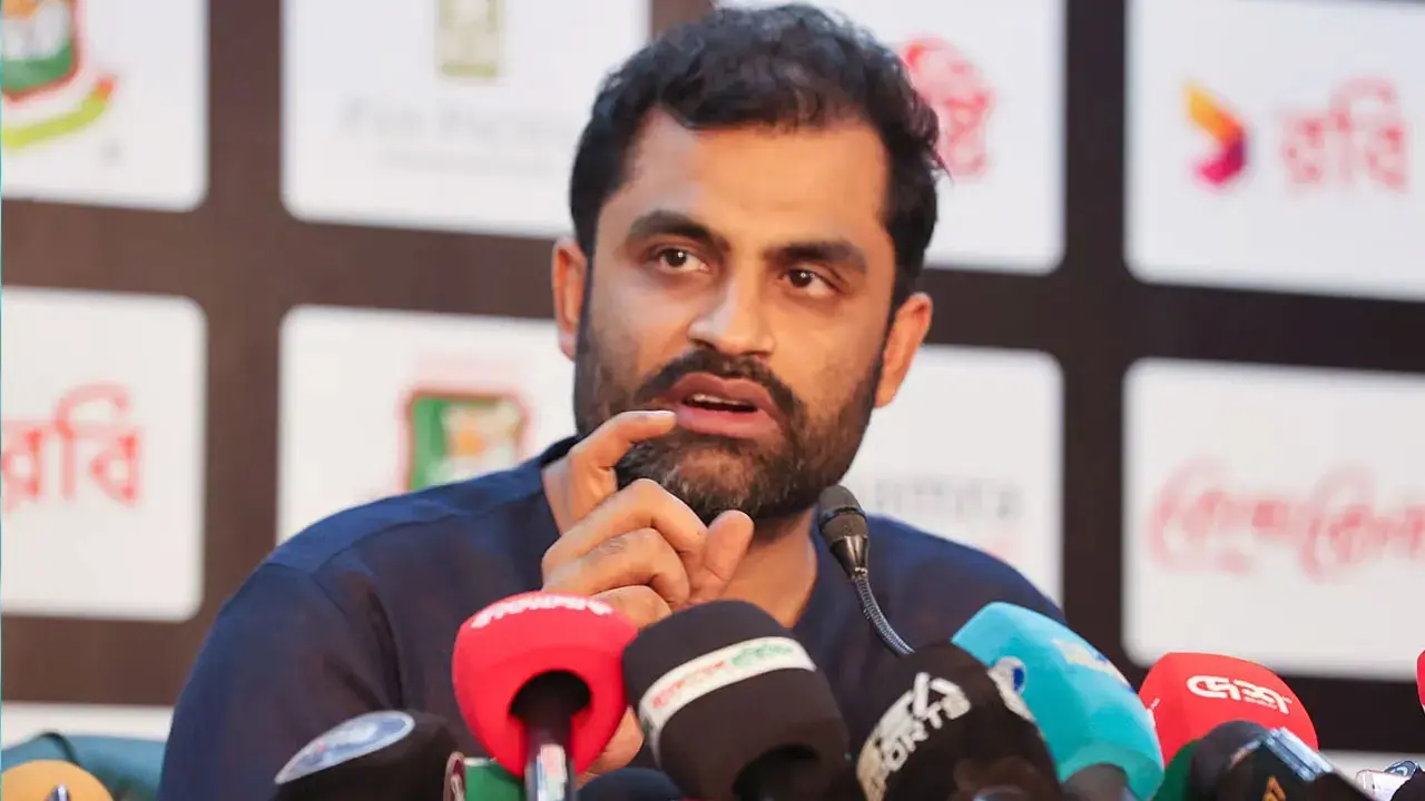 স্টেডিয়ামের পরিছন্নতা কর্মীদের বেতন বাড়ালেন তামিম