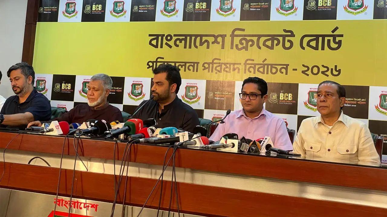 ‘বাবার দোয়া’ ক্রিকেট বোর্ডের তকমা নিয়ে যা বললেন তামিম