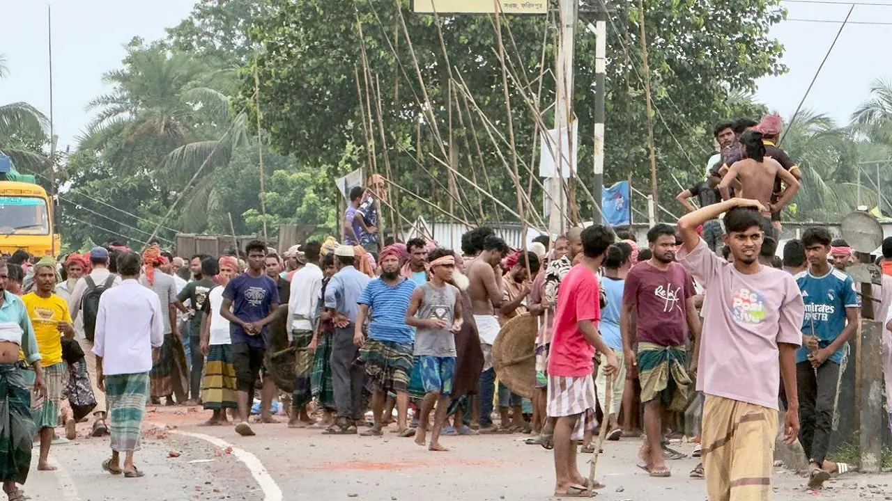 ভাঙ্গায় আধিপত্য বিস্তারকে কেন্দ্র করে সংঘর্ষ, পুলিশসহ আহত ৬০