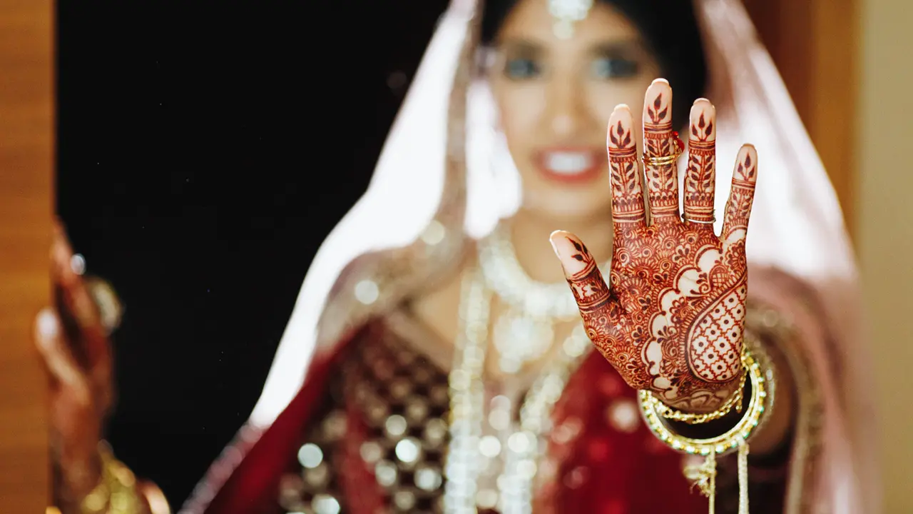 যে কারণে আপনার ধনী ব্যক্তিকে বিয়ে করা উচিত