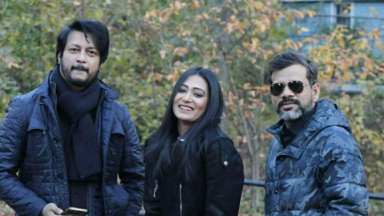 নিউ ইয়র্কে গিয়ে চোখ পল্টি স্ত্রীর, স্বামীর সঙ্গে প্রতারণা!