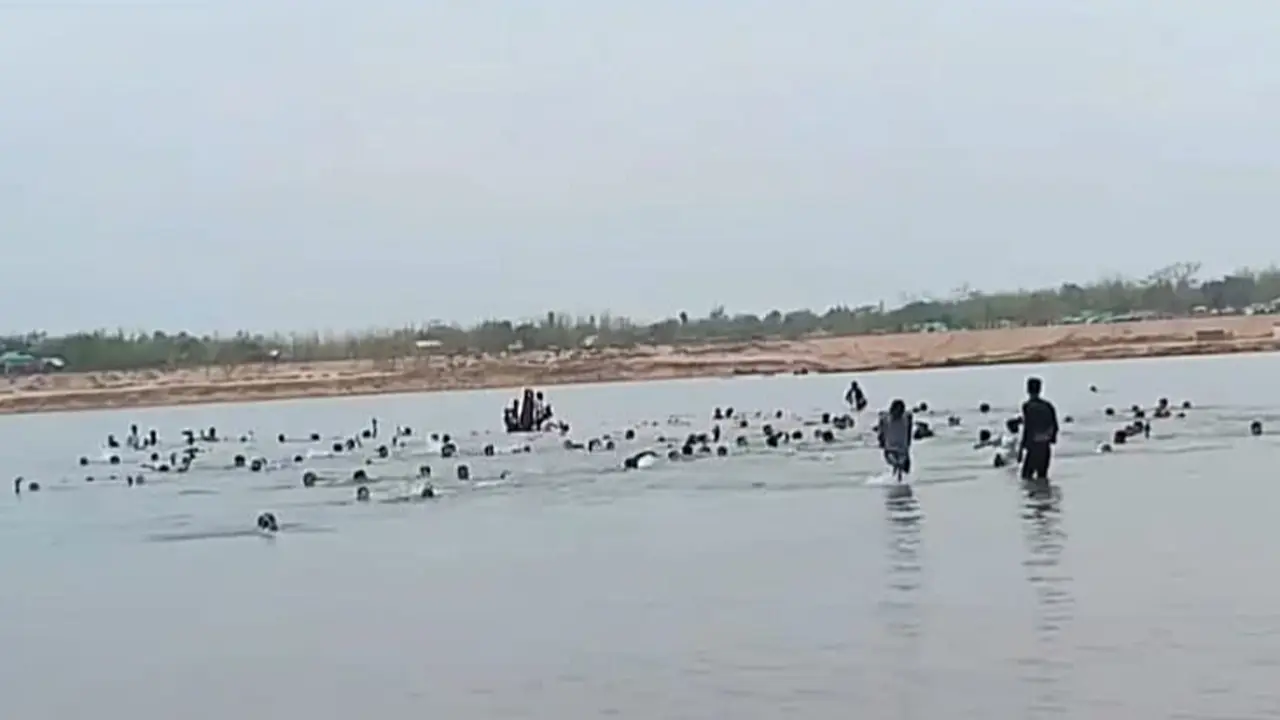 সুনামগঞ্জে নদী পারাপারের খেয়া নৌকাডুবি, এক শিশুর মৃত্যু