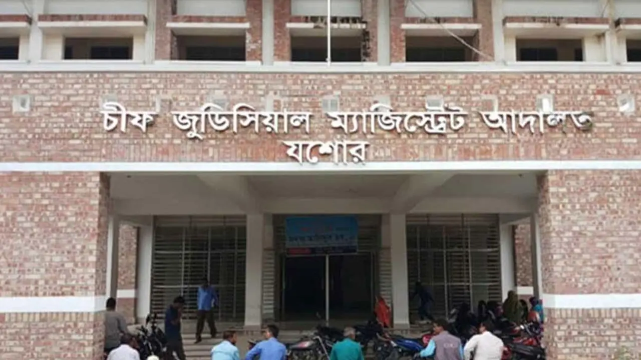 আদালতে আসামির ভাইকে পিটুনি, একজনের কারাদণ্ড
