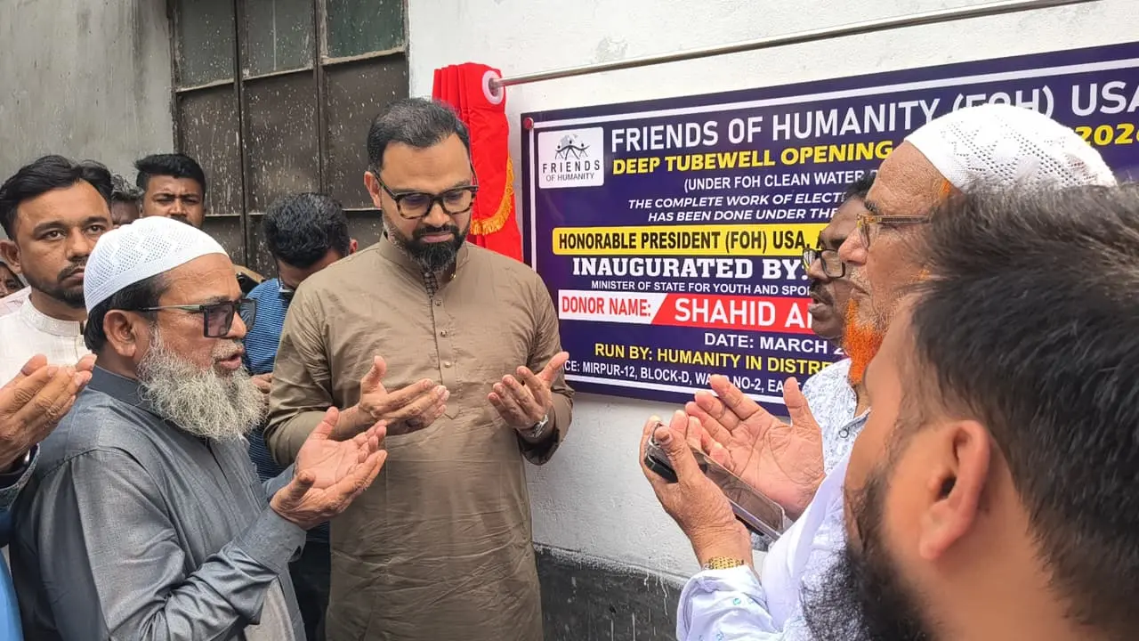 কুর্মিটোলা ক্যাম্পে বিশুদ্ধ পানির কলের ব্যবস্থা করলেন প্রতিমন্ত্রী
