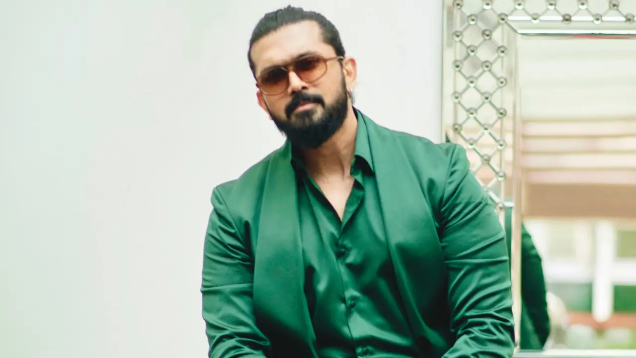 ট্রেন্ডিংয়ে আরিফিন শুভ