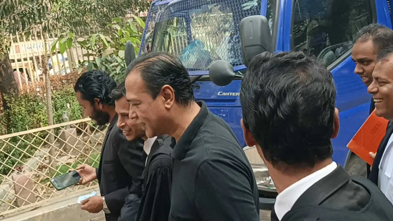 বিদেশি মদ উদ্ধারের মামলায় খালাস পেলেন আসিফ