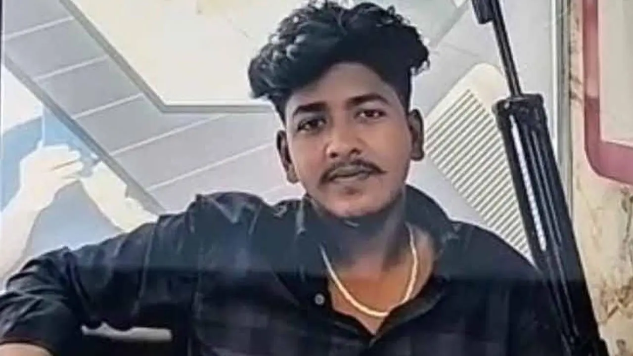 বাগেরহাটে বাড়িতে ঢুকে শিক্ষার্থীকে গুলি করে হত্যা