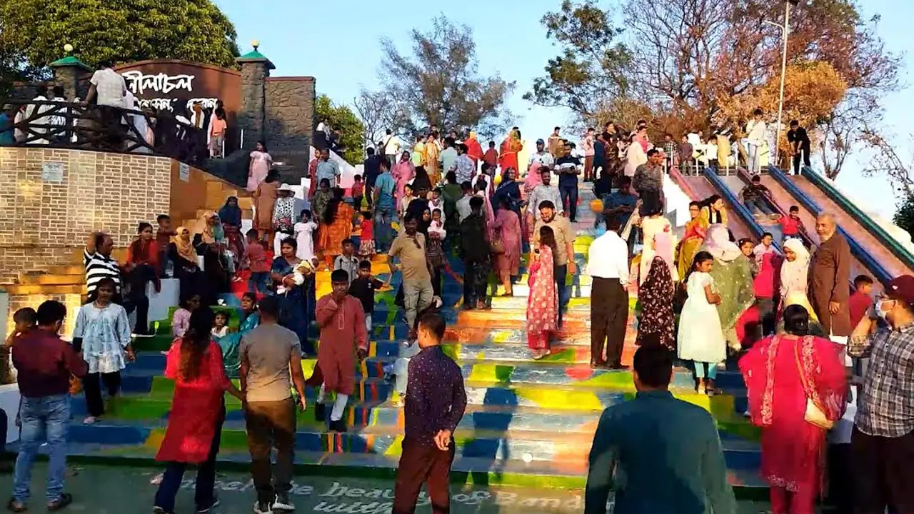 বান্দরবানে দর্শনার্থীদের উপচে পড়া ভিড়, ঠাঁই নেই হোটেল-রিসোর্টেও