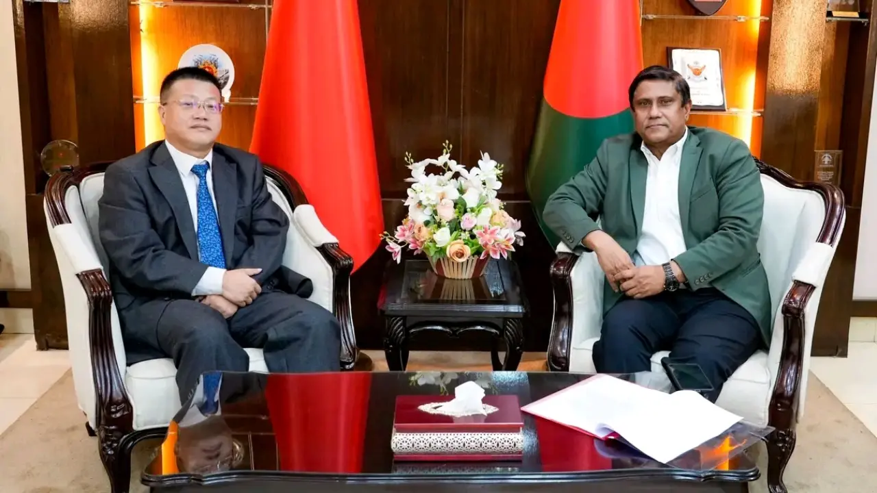 প্রধানমন্ত্রীর প্রতিরক্ষা উপদেষ্টার সঙ্গে চীনা রাষ্ট্রদূতের সাক্ষাৎ
