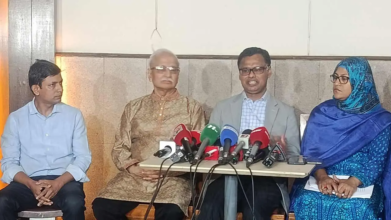 ঐকমত্য কমিশনে বিএনপি গণভোটের রায় মানার কথা বলেছিল : বদিউল আলম
