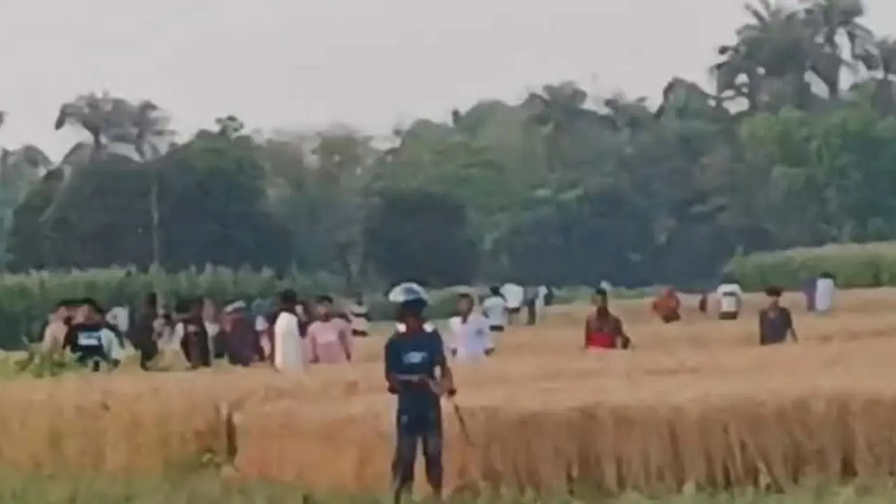 কুষ্টিয়ায় বোতলের ক্যাপ ছোড়া নিয়ে প্রতিপক্ষের হামলা, ৭ জন গুলিবিদ্ধ