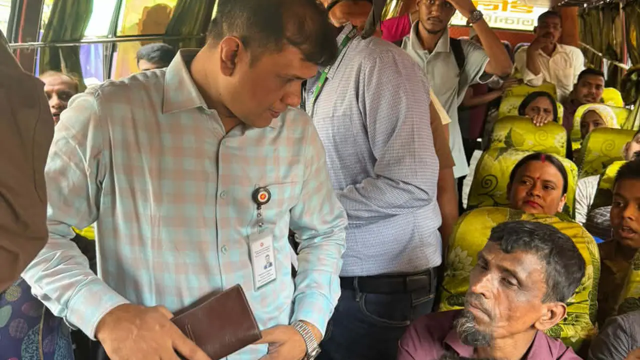 ঈদযাত্রায় ভাড়া নৈরাজ্য রোধে অভিযান, একদিনে জরিমানা ৬৭ হাজার টাকা