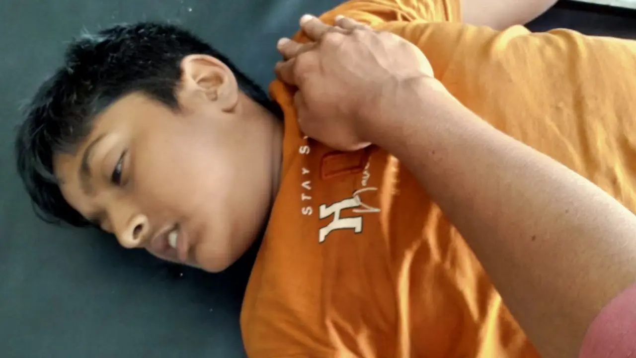 পটকা বানানোর সময় বিস্ফোরণ, উড়ে গেল শিশুর ৫ আঙ্গুল