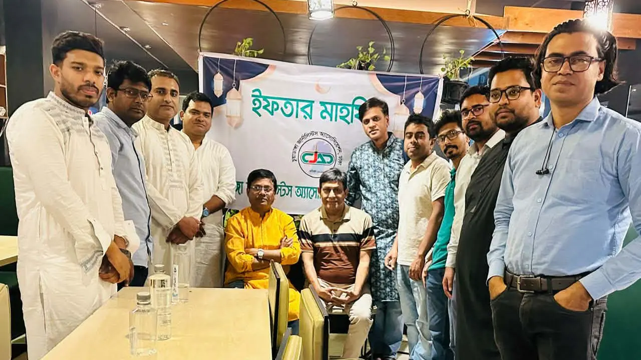 রাজধানীতে চুয়াডাঙ্গা জার্নালিস্টস অ্যাসোসিয়েশনের ইফতার মাহফিল অনুষ্ঠিত