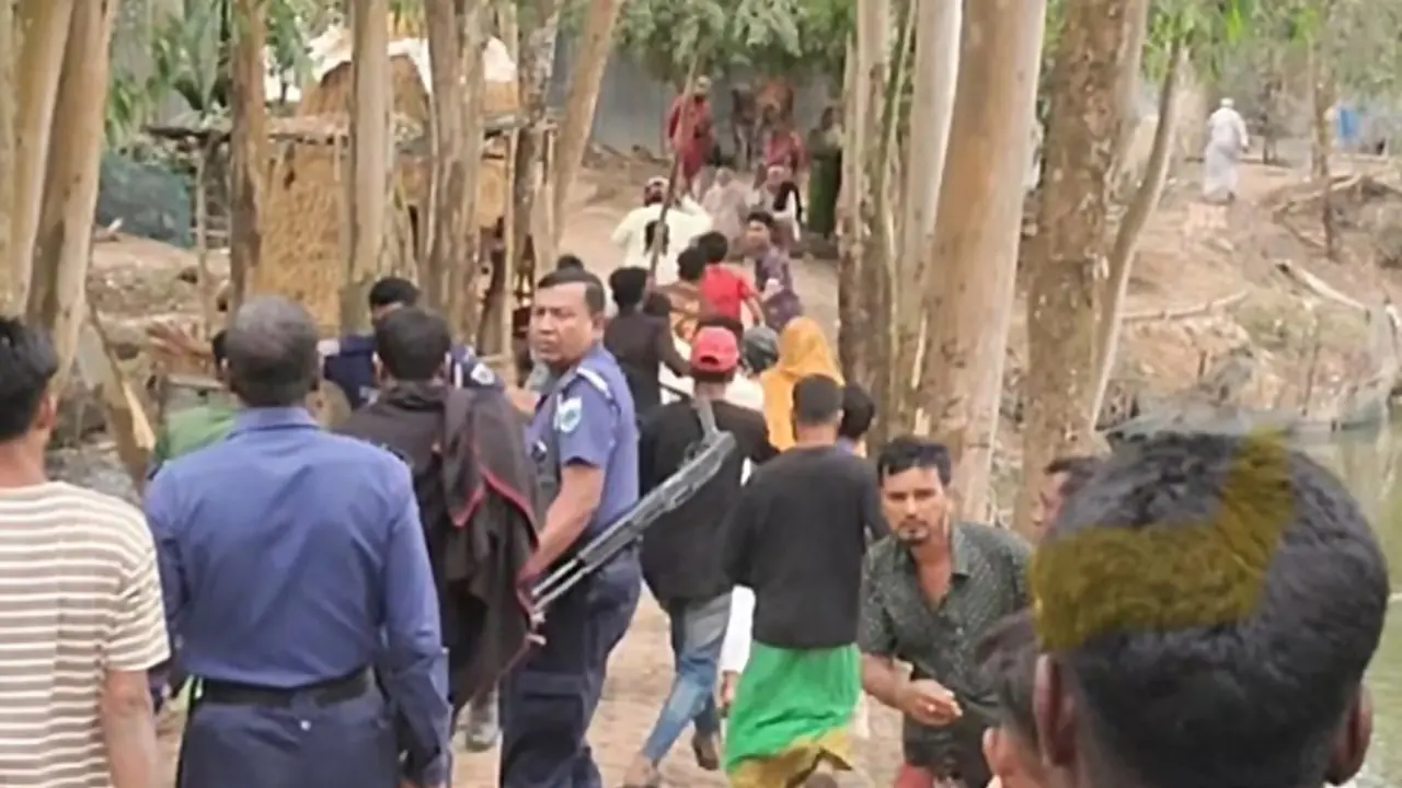 নাটোরে আধিপত্য বিস্তার নিয়ে দুপক্ষের সংঘর্ষ, আহত ৮