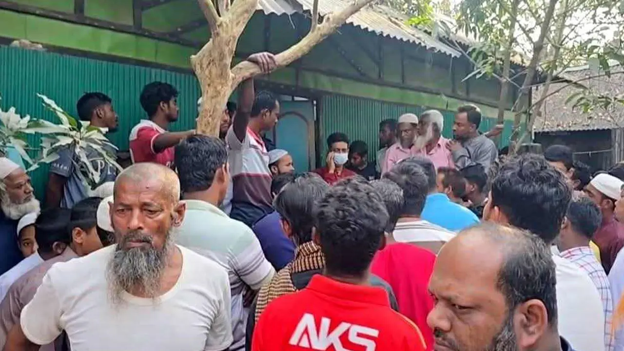 কুমিল্লায় শোয়ার ঘর থেকে মা-মেয়ের মরদেহ উদ্ধার
