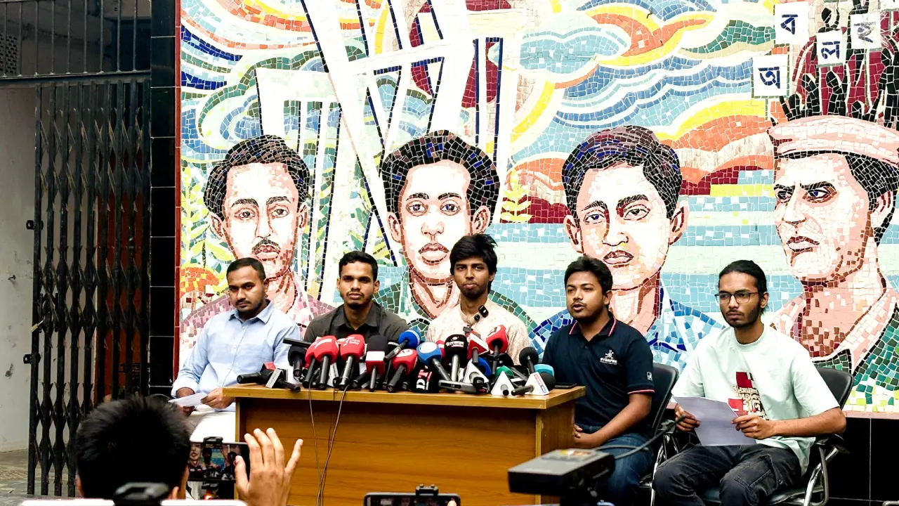 গেস্টরুম-গণরুম ও ফ্যাসিবাদী নির্যাতন নিয়ে স্মৃতি লিখন প্রতিযোগিতা ডাকসুর