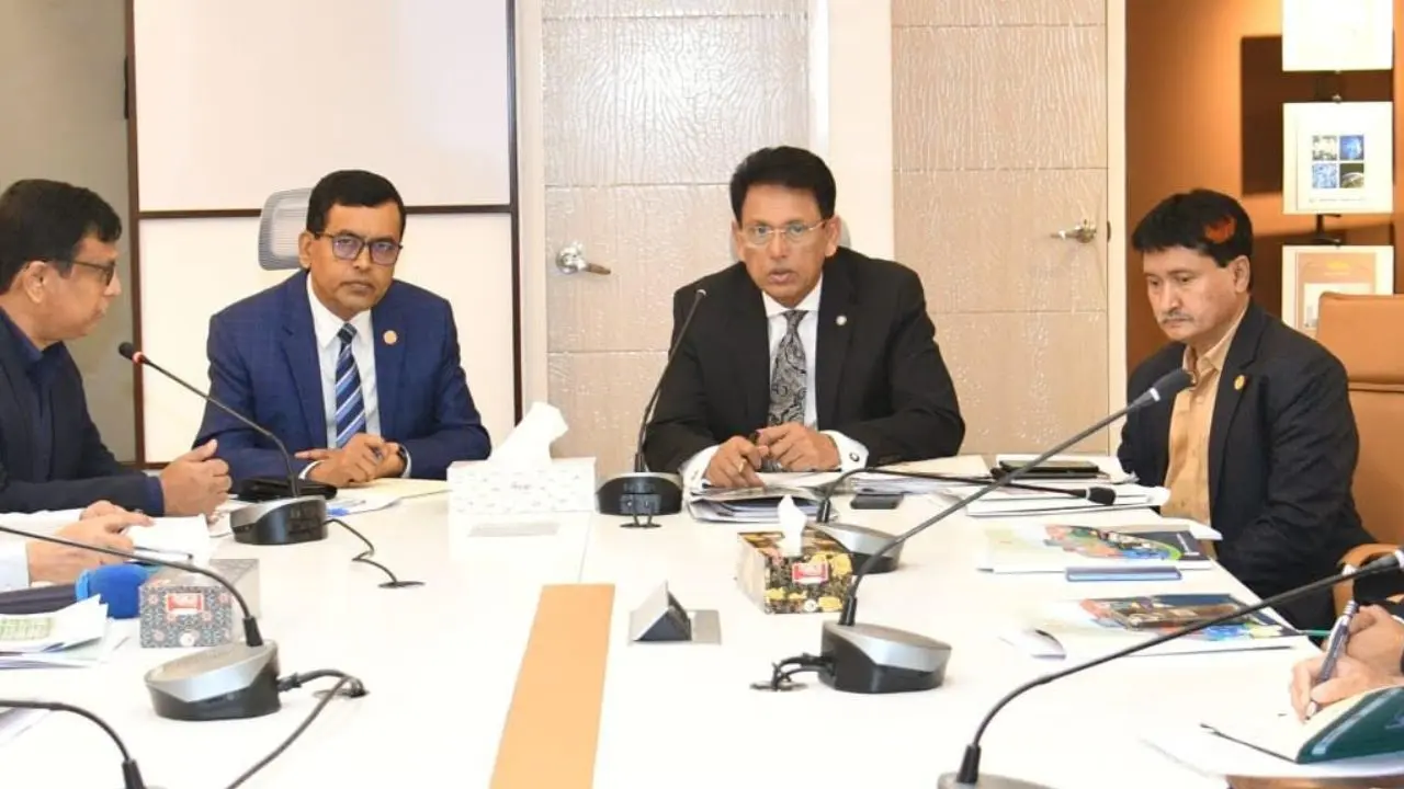 দলীয় বিবেচনা নয়, বিশেষজ্ঞদের দিয়েই কারিকুলাম প্রণয়ন করা হবে