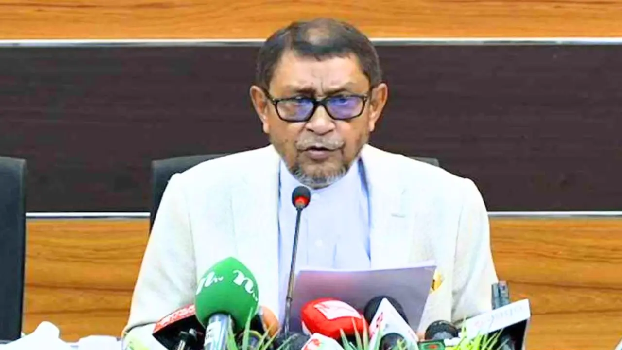 পর্যায়ক্রমে চিকিৎসক, নার্স-টেকনিশিয়ান নিয়োগের উদ্যোগ : স্বাস্থ্যমন্ত্রী