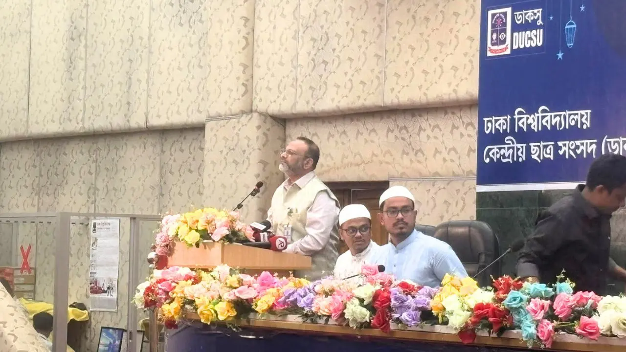 দায়িত্ব ছাড়ার ব্যাপারে এখনো সরকারের অনুমতি পাইনি : ঢাবি উপাচার্য