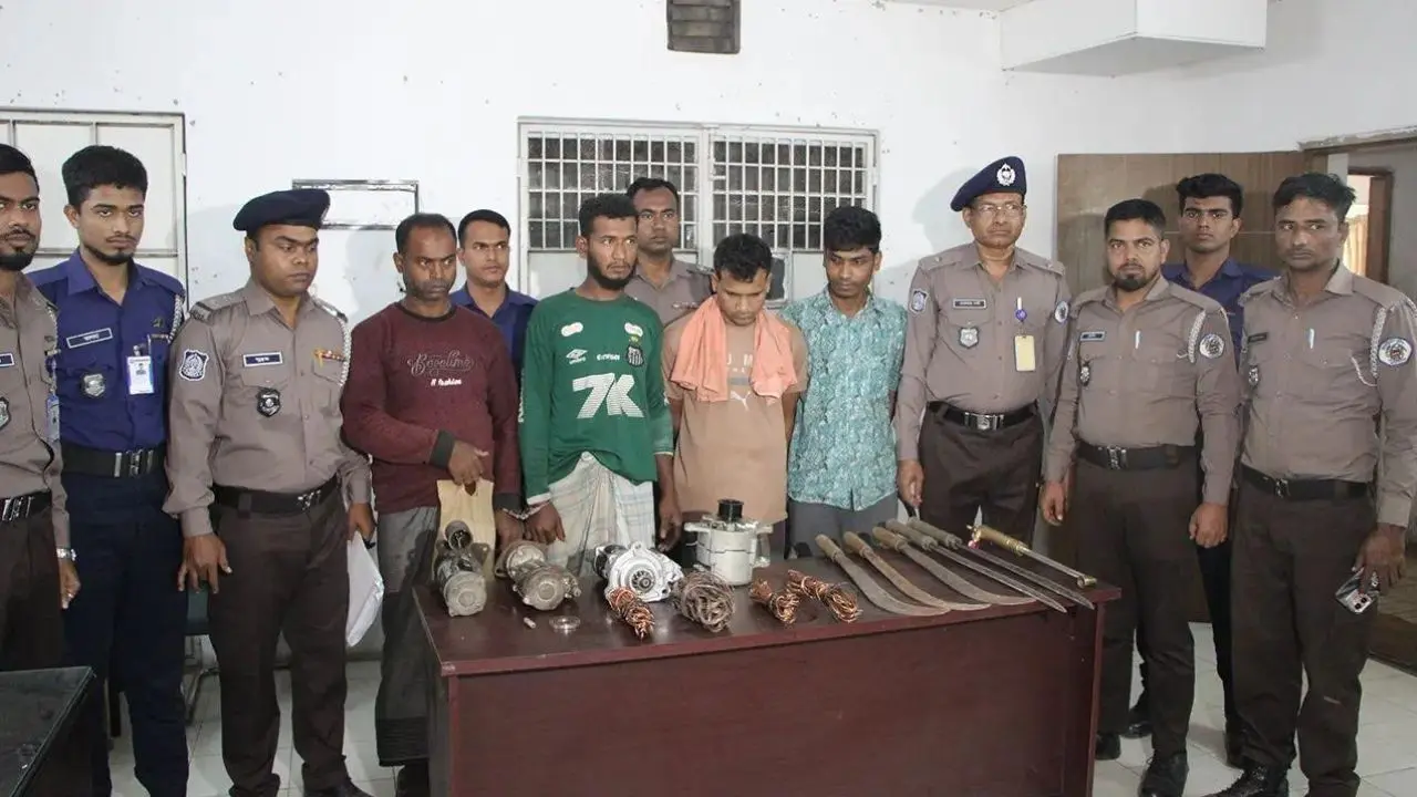 চট্টগ্রামে ইপিজেডে ডাকাতি : গ্রেপ্তার ৪, লুণ্ঠিত মালামাল উদ্ধার