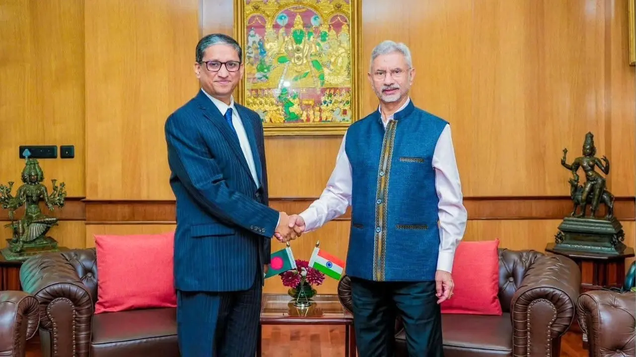 জয়শঙ্করের সঙ্গে হাইকমিশনার রিয়াজ হামিদুল্লাহর সাক্ষাৎ