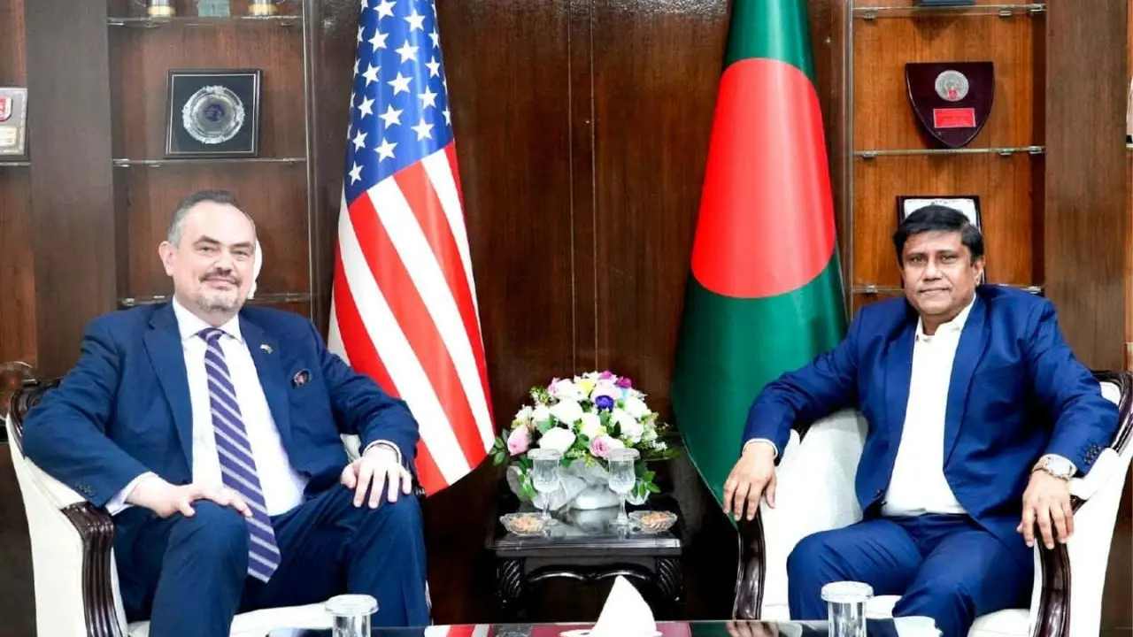 প্রতিরক্ষা উপদেষ্টার সঙ্গে মার্কিন রাষ্ট্রদূতের সাক্ষাৎ