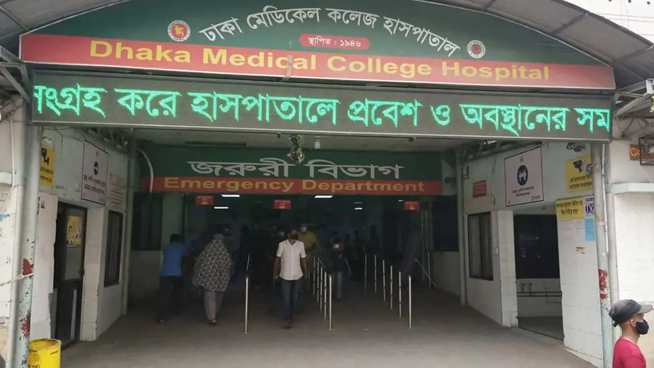 ঢামেক হাসপাতালের পাশেই পড়েছিল যুবকের মরদেহ