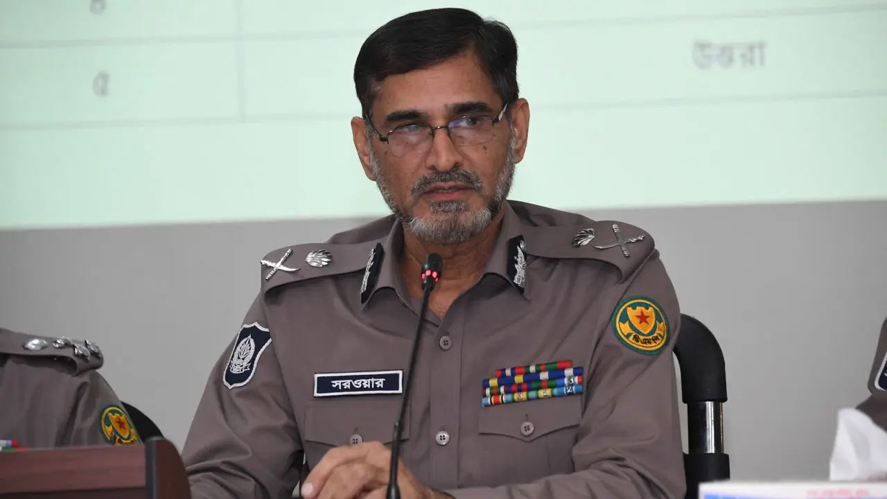ঈদে ঢাকা ছাড়বে মানুষ, বাড়বে টহল-অতিরিক্ত পুলিশ ফোর্স