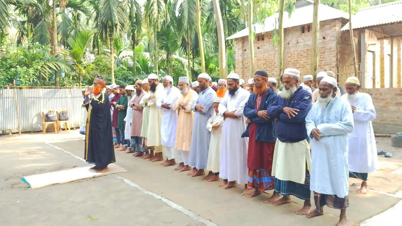 সৌদির সঙ্গে মিলে দেশের ২০৬ স্থানে ঈদের জামাত, ২৯ হাজার মুসল্লির অংশগ্রহণ