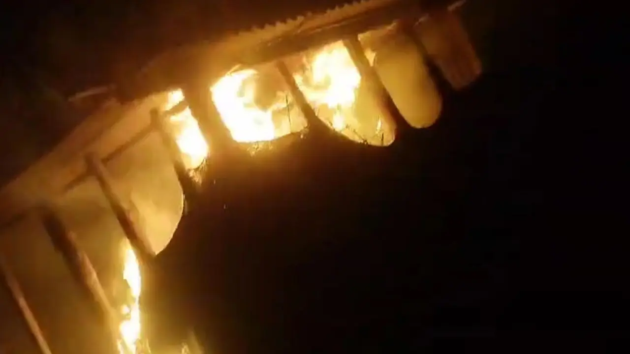 ঢাবি ছাত্রশক্তি নেতা সাইফুল্লাহ’র গ্রামের বাড়িতে আগুন