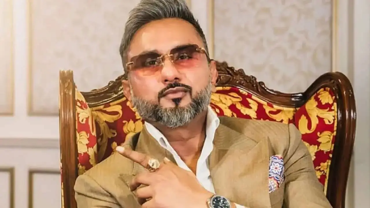 কনসার্টে গান থামাতে বাধ্য হলেন হানি সিং