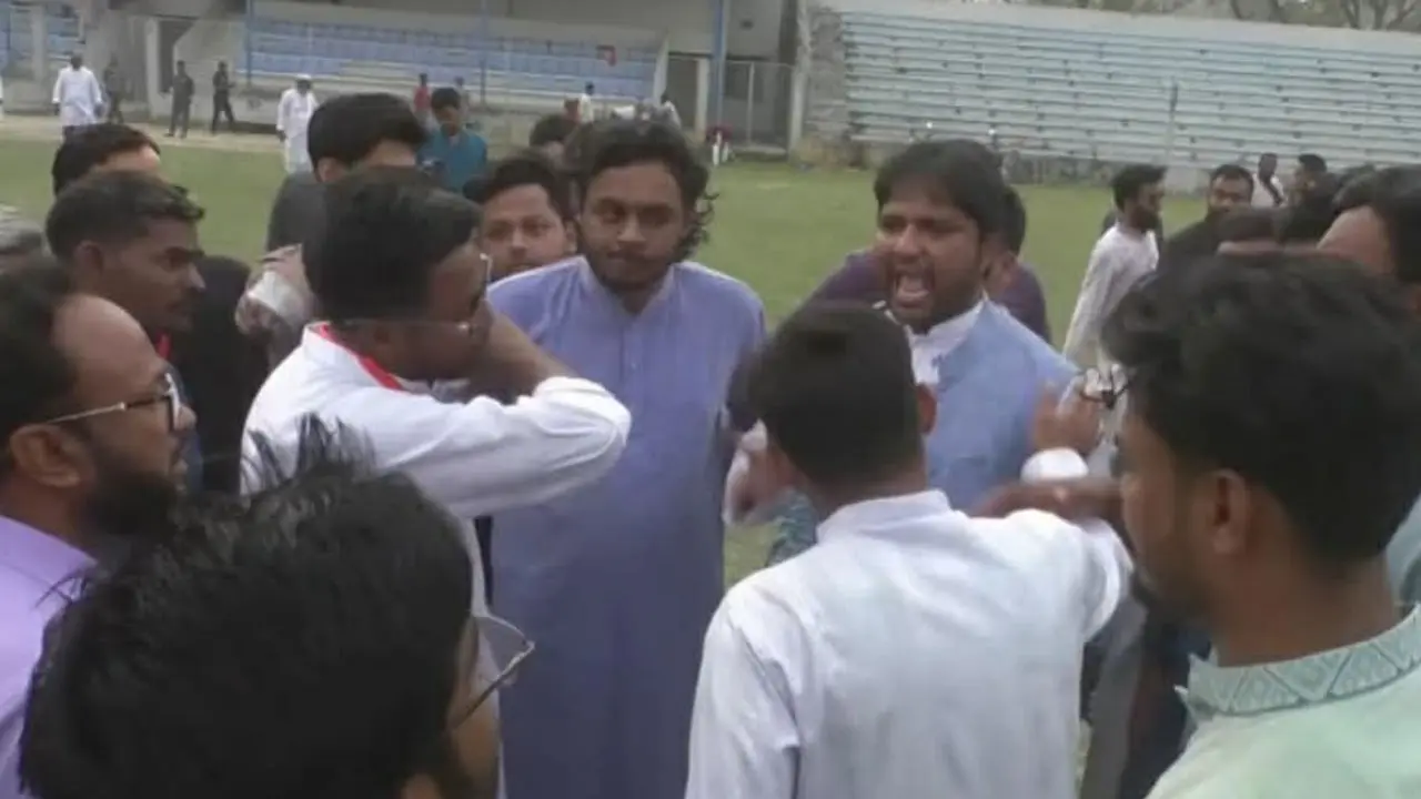 এনসিপির ইফতারে যুবশক্তির নেতাদের পেটাল ছাত্রশক্তির নেতারা, আহত ৫