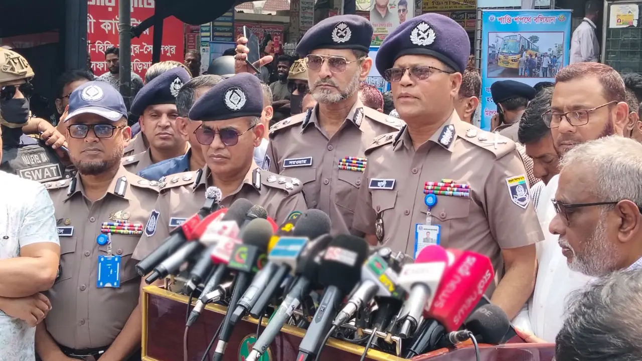 ঈদযাত্রায় কোনো অন্যায়ের সঙ্গে আপস নয় : আইজিপি