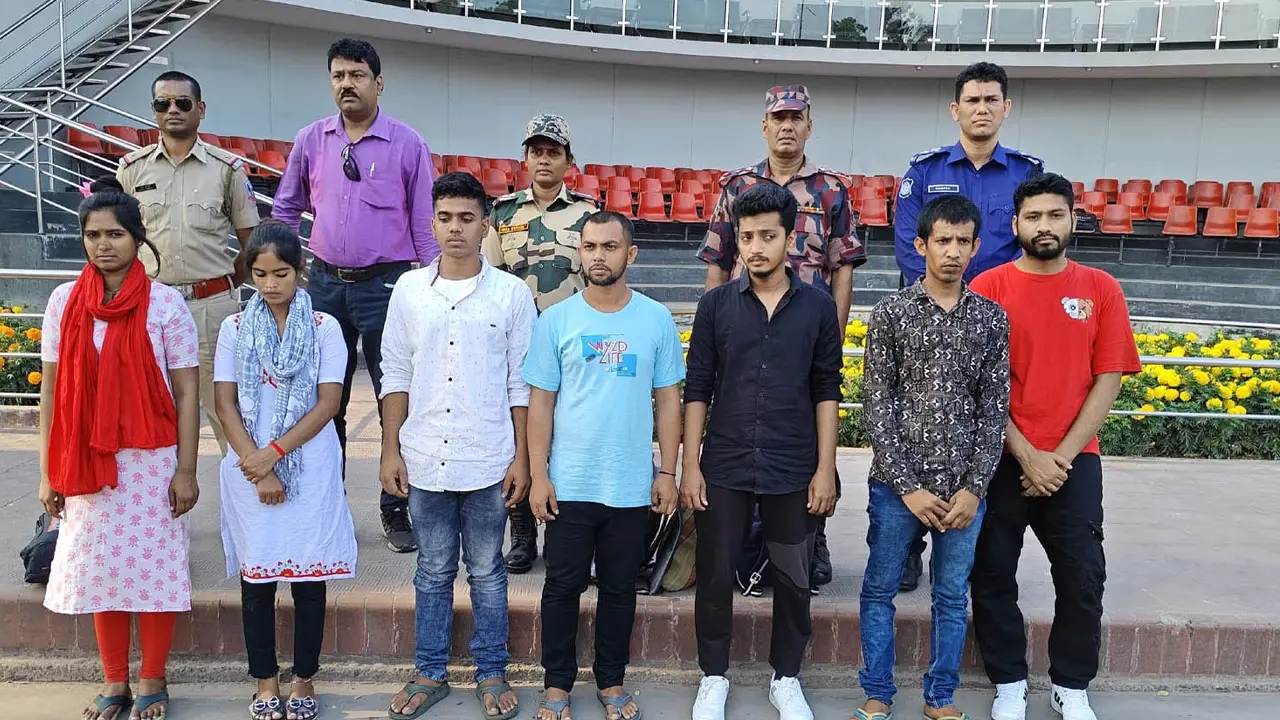 দেশে ফিরলেন ভারতে আটক ৭ বাংলাদেশি